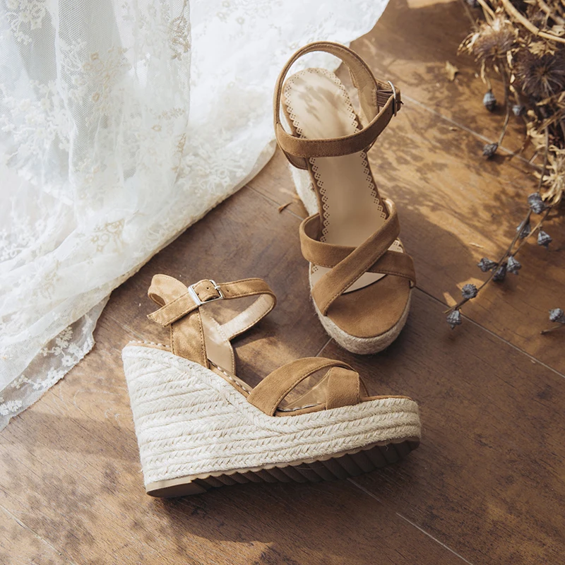 Женские туфли гладиаторы на танкетке летние лодочки высоком каблуке с