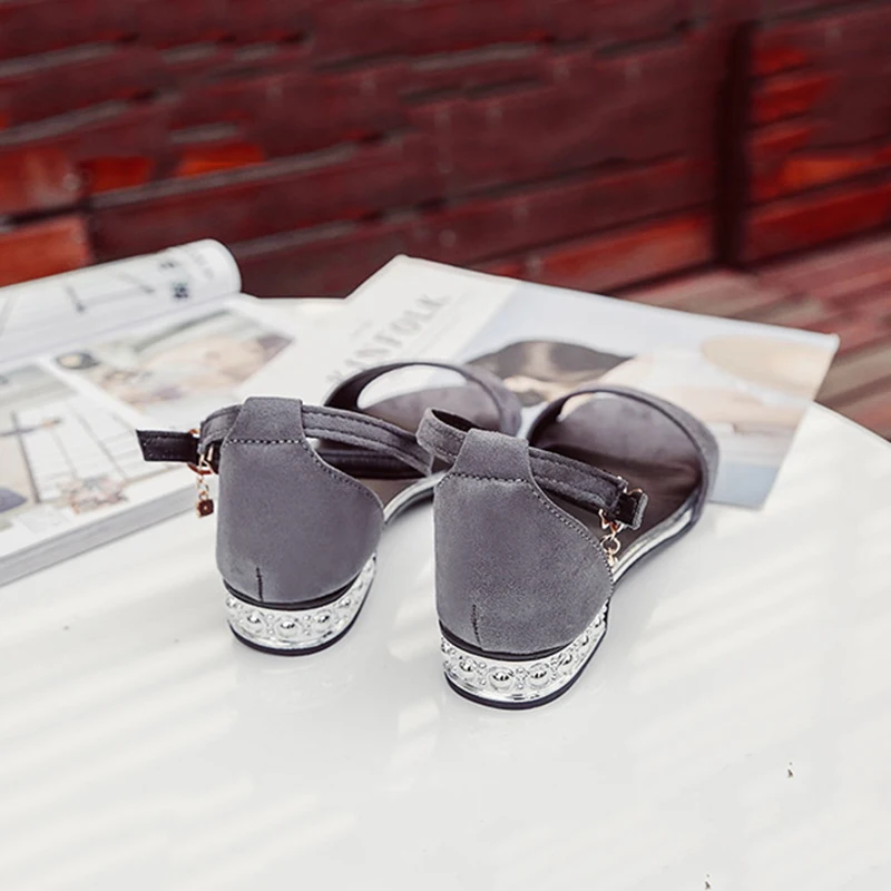 Женские сандалии простые элегантные летние туфли из флока на плоской подошве с