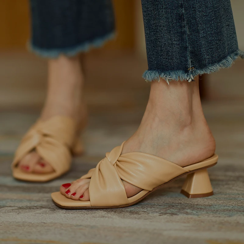 

Genuine leather Women slippers Summer ladies Pumps Elegant ladies slippers 4cm high med Mules Shoes Nigh Club Shoes Woman