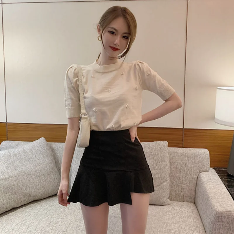 Футболка женская облегающая универсальная модная однотонная эластичная