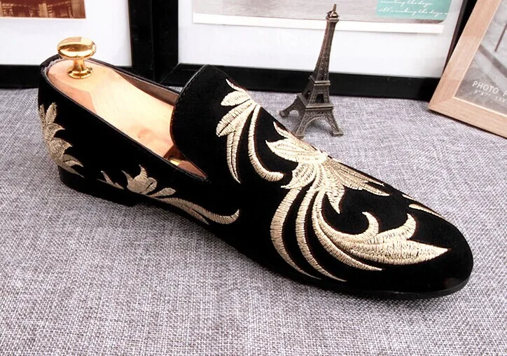 

Nice Spring New Fashion Cool Men slip-on Fancy Flowers Embroidery Casual Shoes Men Trend Shoes Loafers