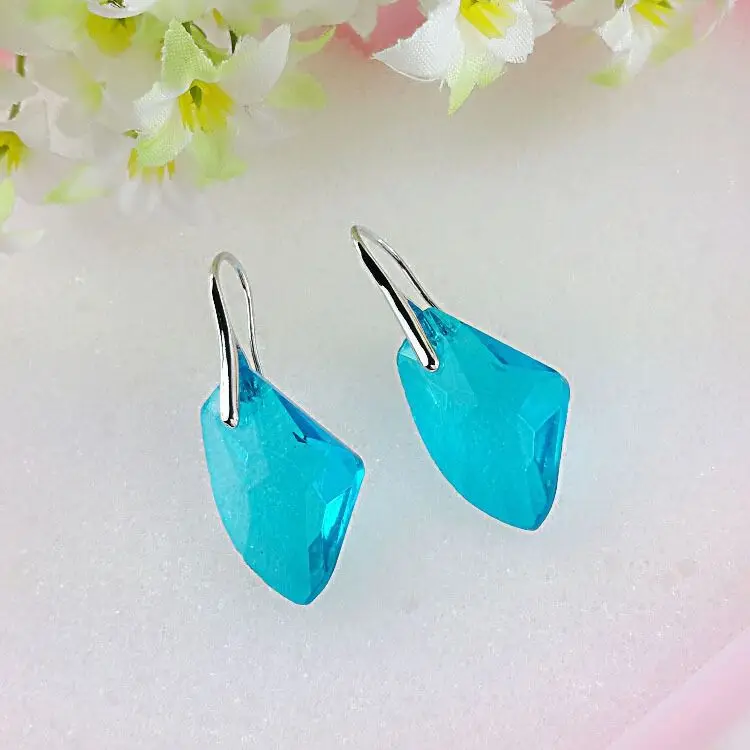 

Женские серьги из серебра 925 пробы с топором