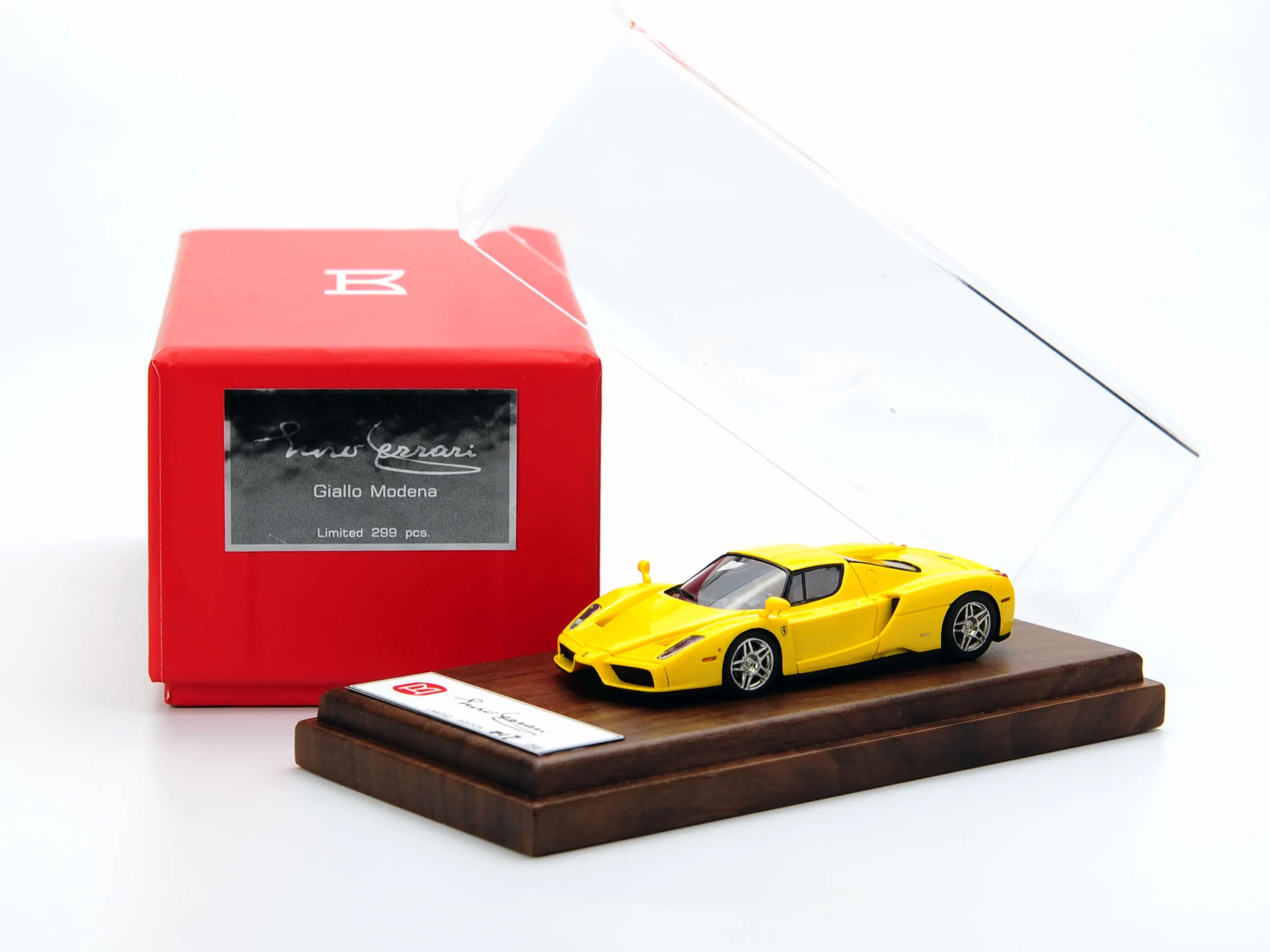 

DMH 1:64 Enzo Resin Model Car Limited