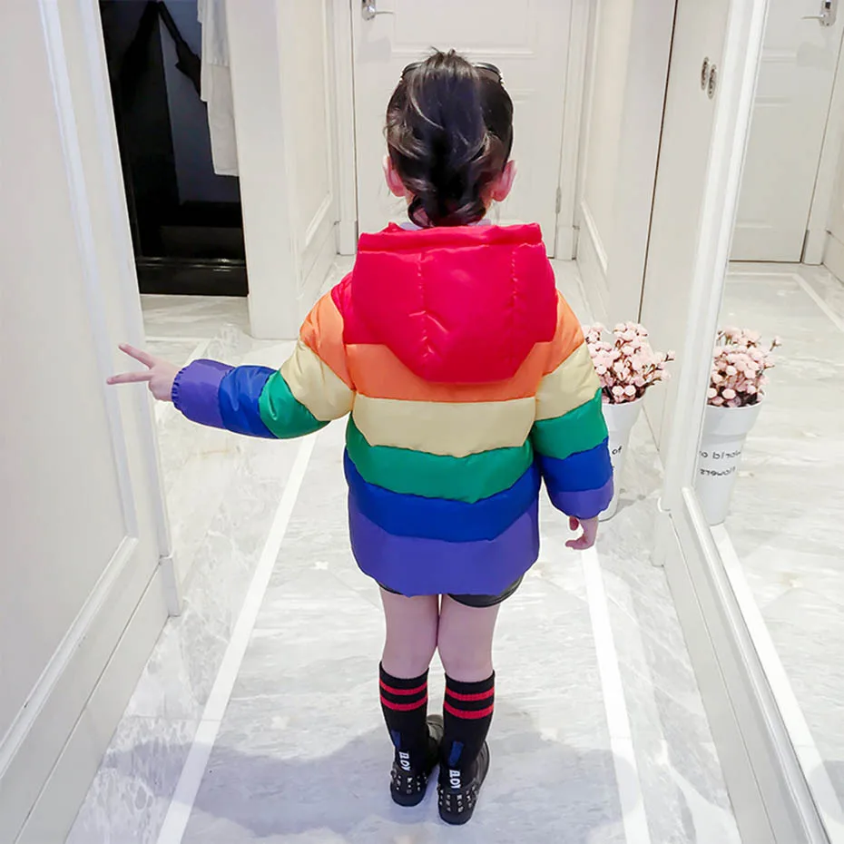 Детское пальто куртка в радужную полоску для девочек Верхняя одежда с капюшоном