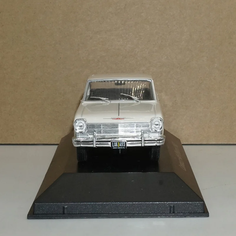 Коллекция дисплей Миниатюрная модель 1/43 соотношение CHEVROLET 400-4 PUERTAS-1962