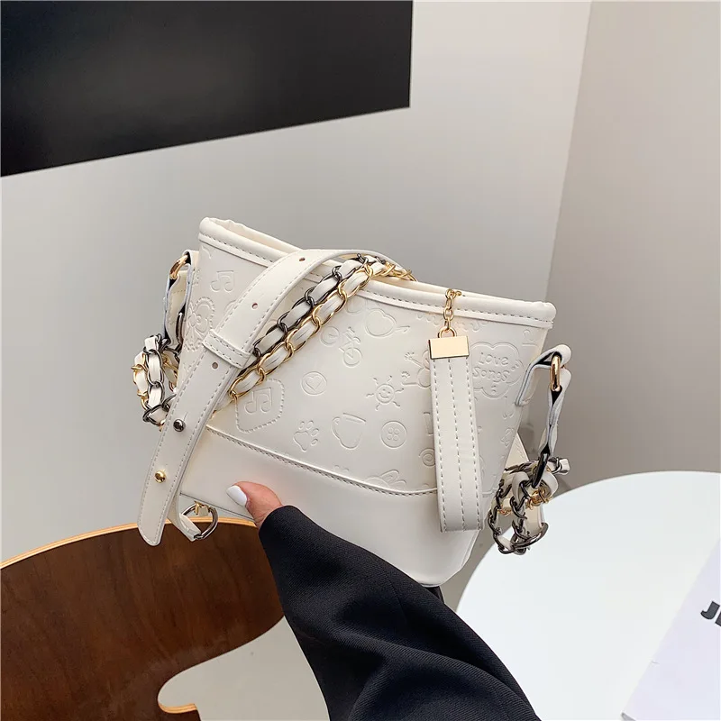 

Вместительные дизайнерские сумки через плечо из искусственной кожи с мультяшным рисунком для женщин 2021 летняя Модная брендовая сумка повс...