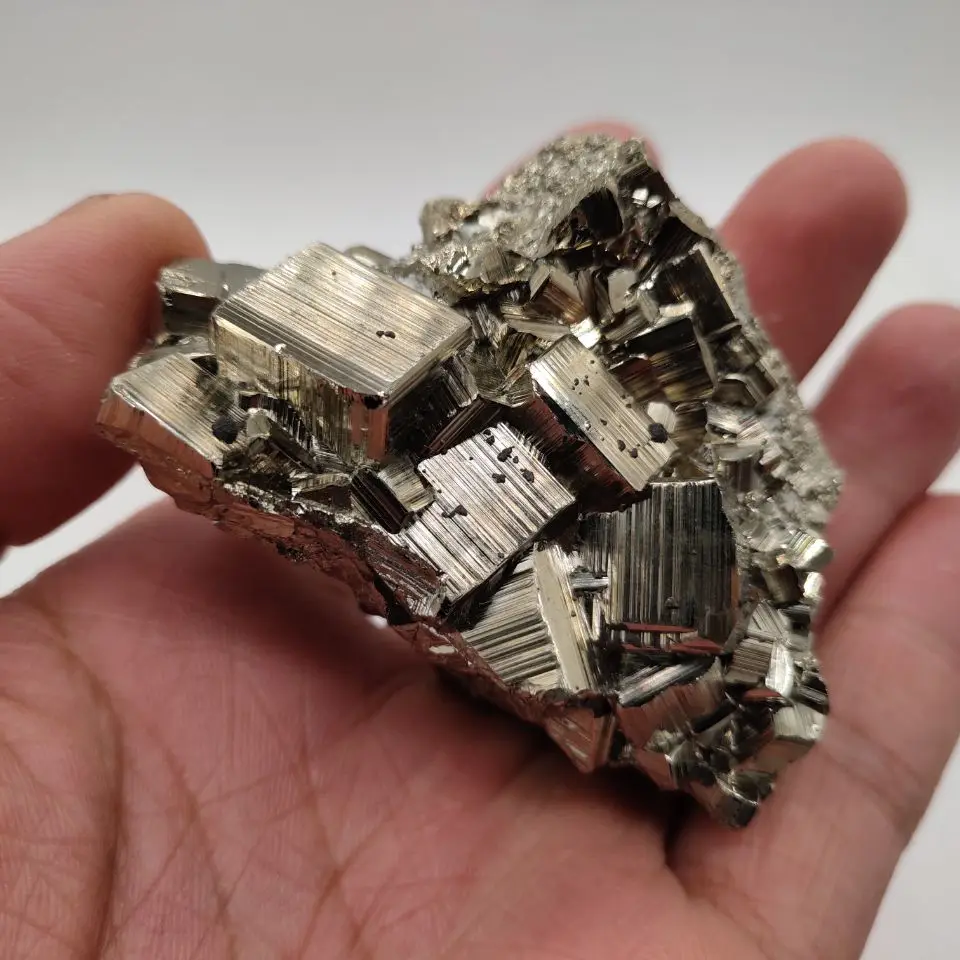 

1 шт. натуральный камень, нестандартный Пирит и минералы, Хрустальный декор, неправильное исцеление, энергетические кристаллы, образцы, Деко...