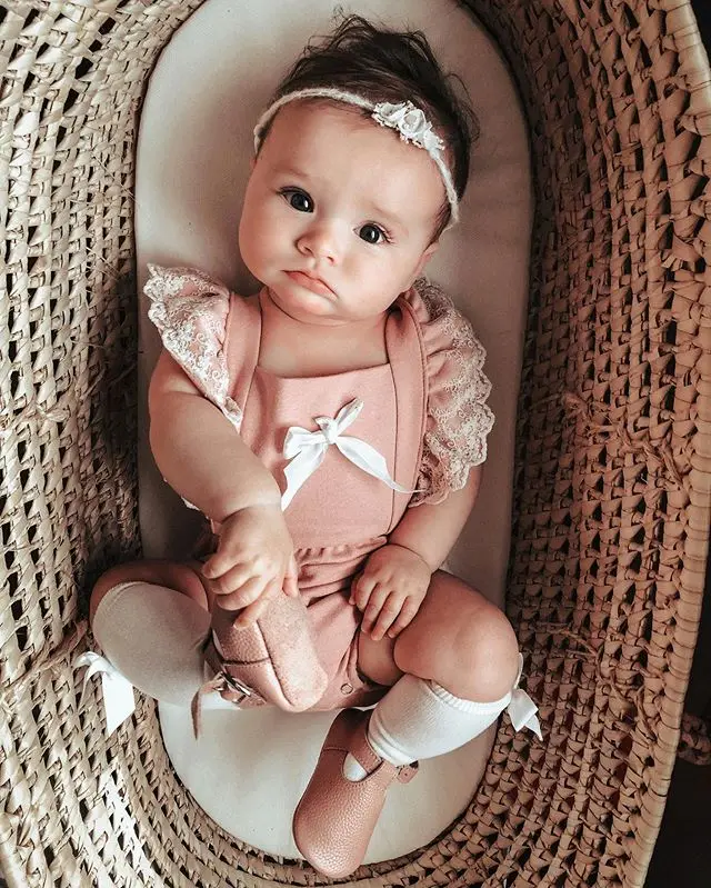 

Baby Girl Cotton Rompers 0-18M Fashion Solid Color Jumpsuits Summer Sweet Newborn Baby Bow Lace Trim Fly Sleeve Triangle Romper