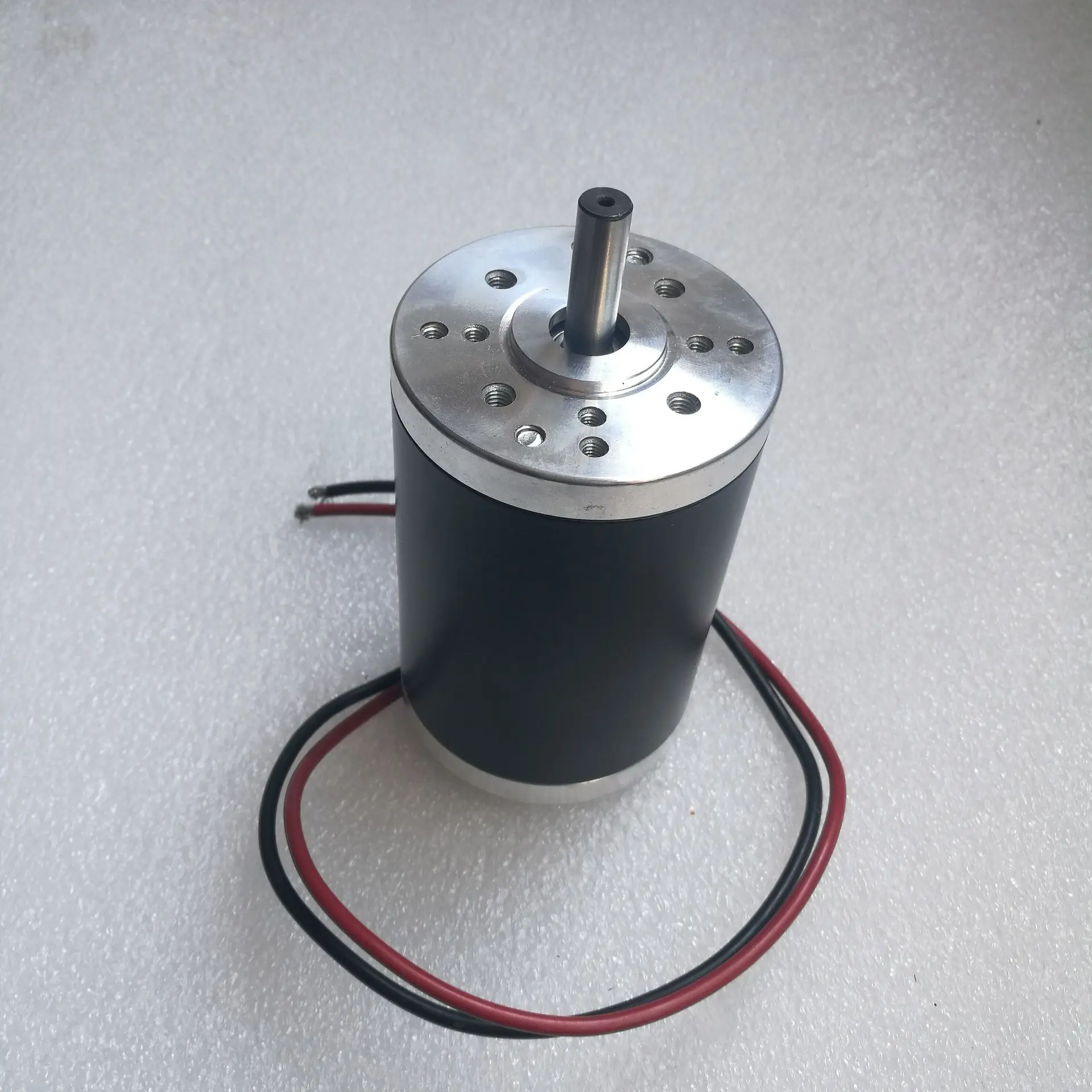 63 мм щеточный двигатель постоянного тока с постоянным магнитом 24 В 200 Вт 10000 об/мин