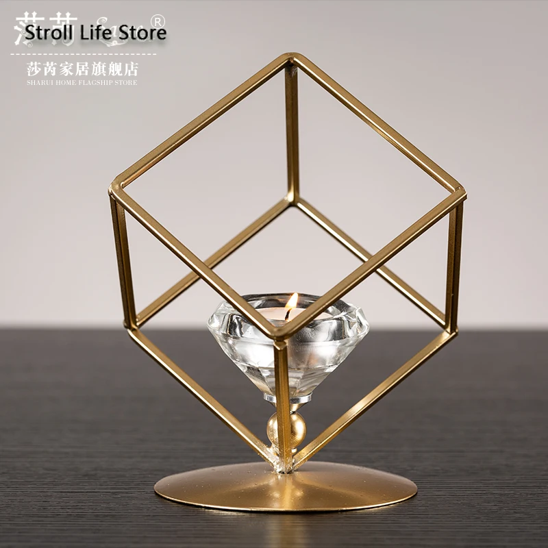 Золотой геометрический подсвечник металлический стеклянный для ужина при