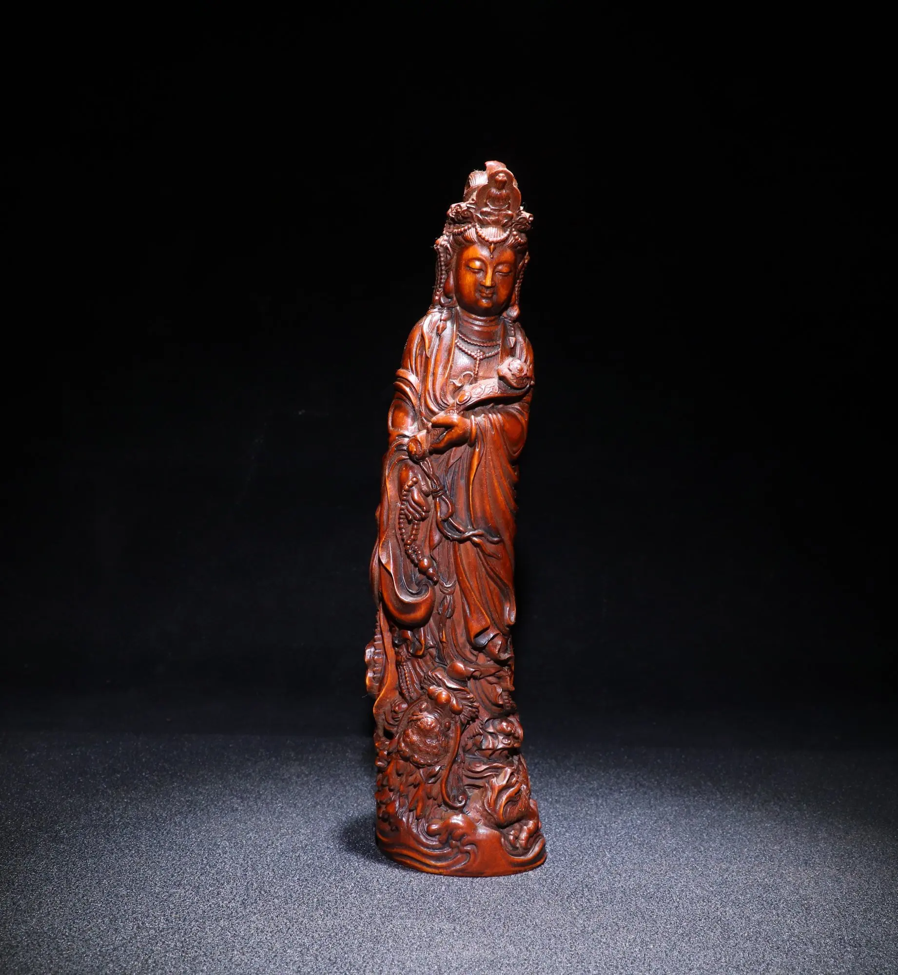 

8"Tibet Temple Old Boxwood Hand-carved Auspicious Dragon Guanyin Bodhisattva Statue Standing Buddha Office Ornaments Town House