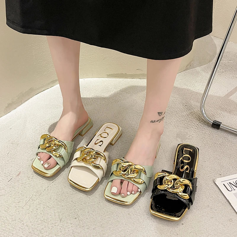 

Shoes Summer Clogs Woman Rivet Square heel Slippers Casual Slides Pantofle Med Beach Block Luxury 2021 Metal Decoration Rubber P