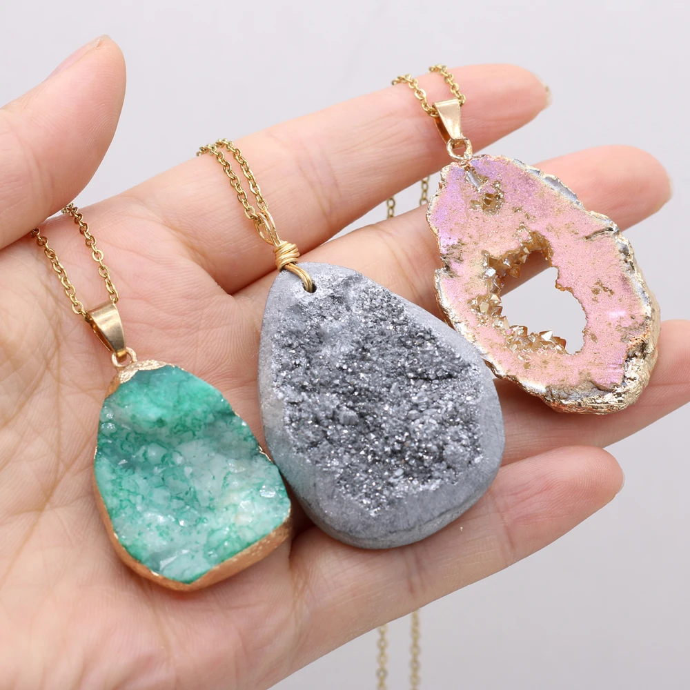 

Colorful Charm Irregular Shaped Natural Agate Crystal Bud Pendant Necklace Charm Jewelry Party Party Accessories Gift