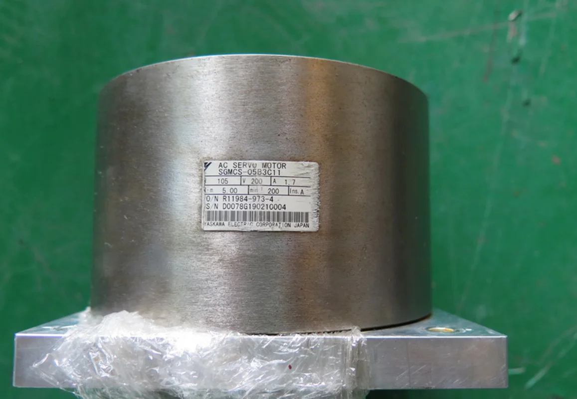 YASKAWA б/у SGMCS-05B3C11 Servo Мотор используемый в хорошем состоянии | Инструменты