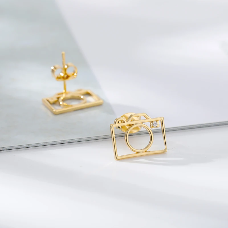 

2021 Vintage Earrings For Women Stainless Steel Gold Hollow Frame Camera Shape Earring Simple Creative Jewelry Accessories