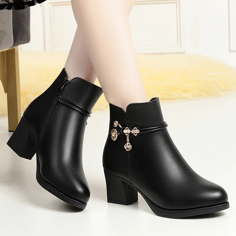 

2022 Winter Warm Boots For Women Black PU Leather Ladies Shoes Mid-Calf Snow Bottes Non Slip Design Botas Altas Mujer Zapatillas