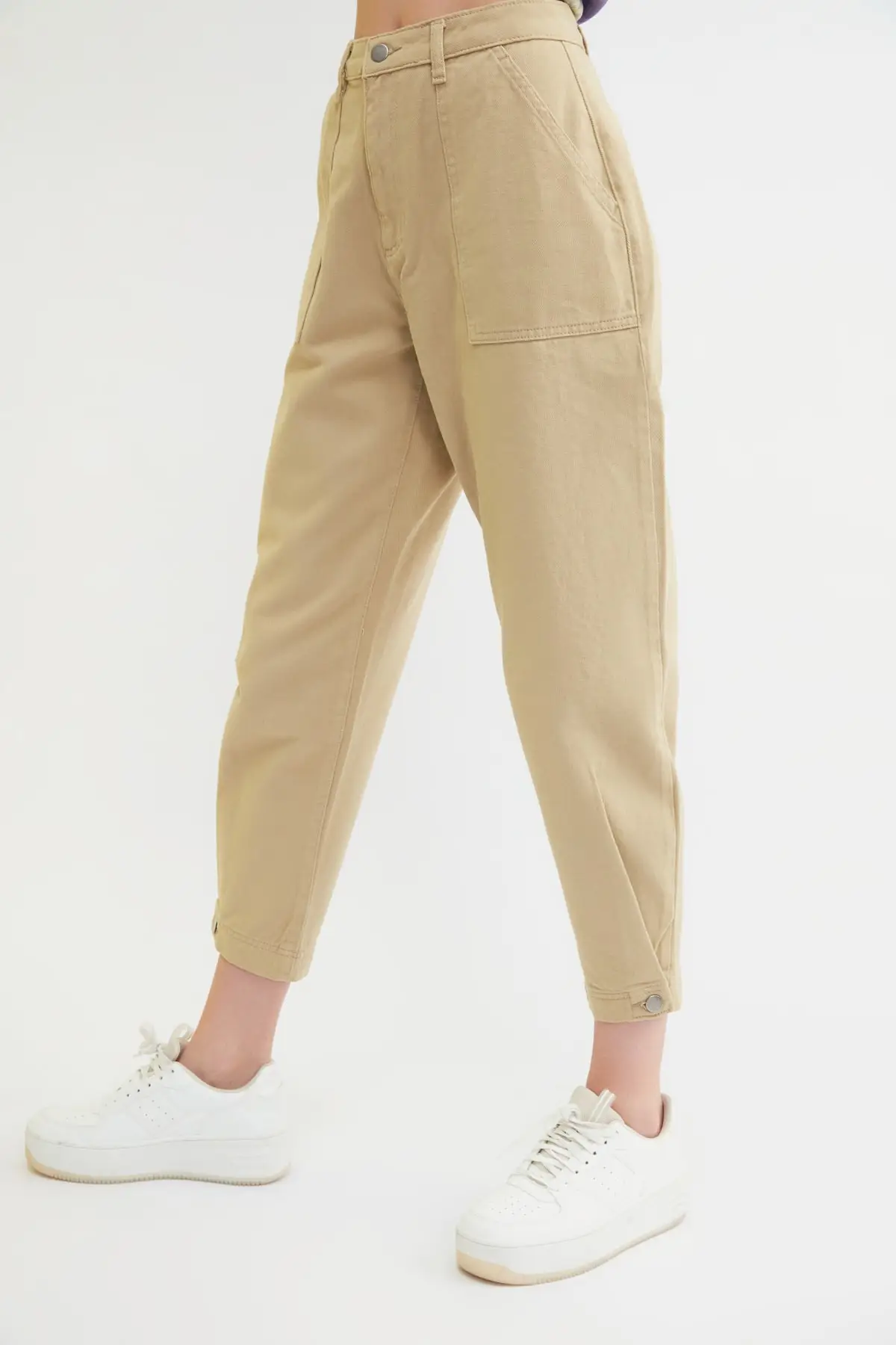 

Trendyol Trotting Detailed High Bel Slouchy, Jeans TWOSS21JE0254