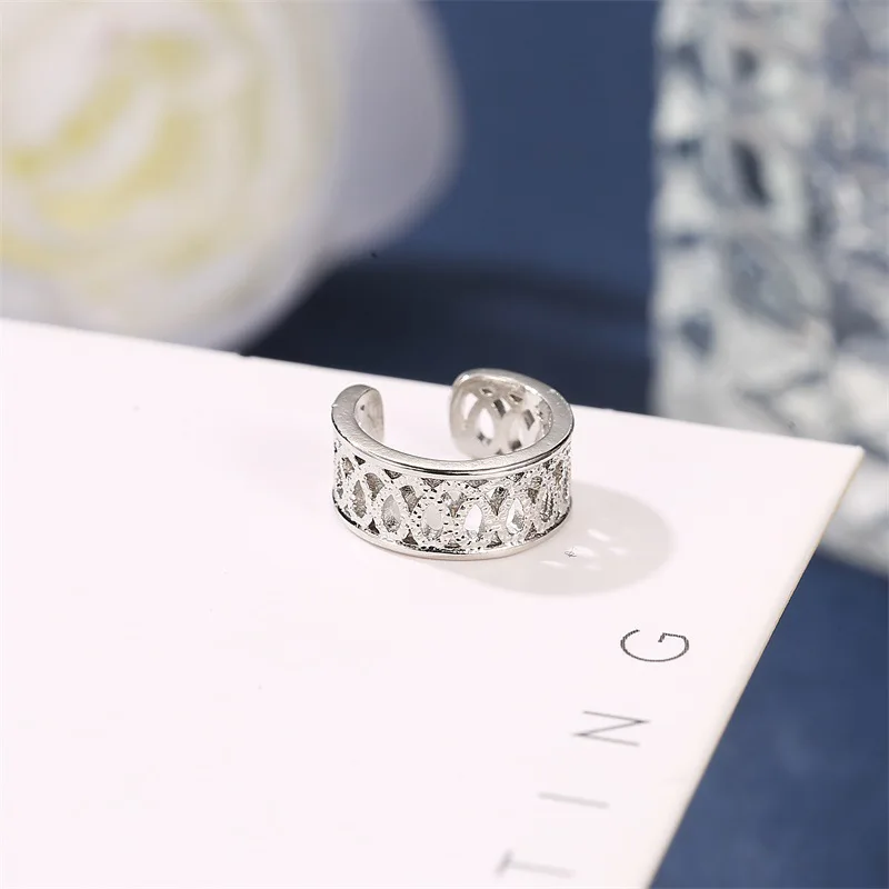 

2021 Hot-Selling Low-Priced Goods Personality Retro Hollow Geometric Ear Clips Female Ethnic Style Simple Punk Pattern Circle