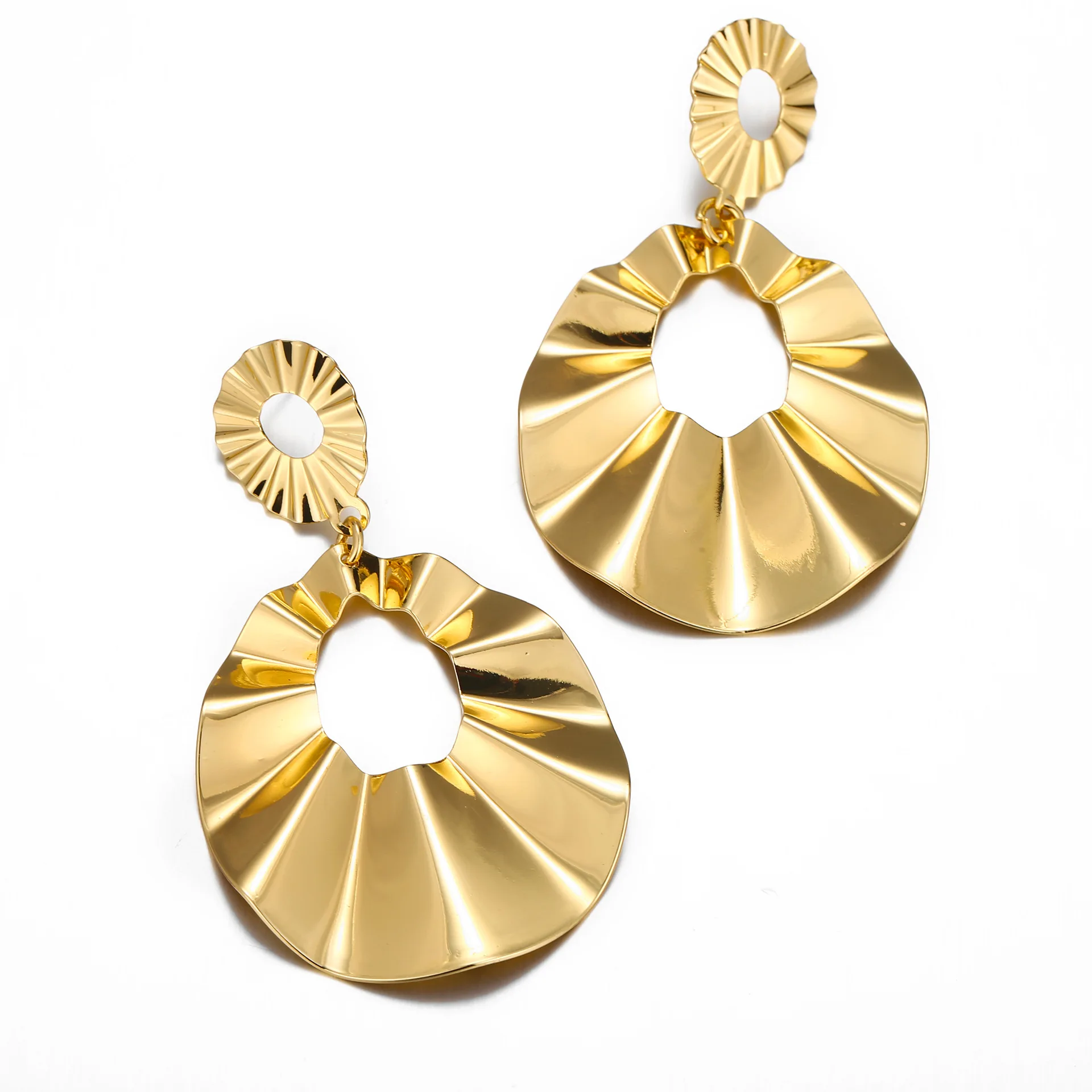 Европейские и новые полые серьги с волнистыми кругами преувеличенные для