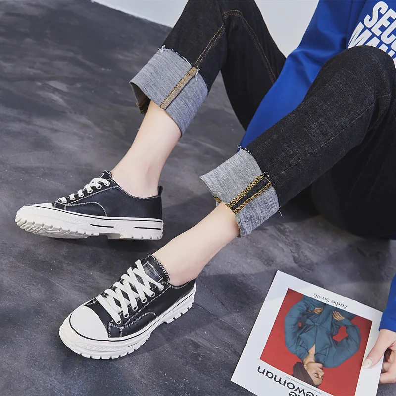 Женские повседневные кроссовки белые однотонные на толстой подошве шнуровке