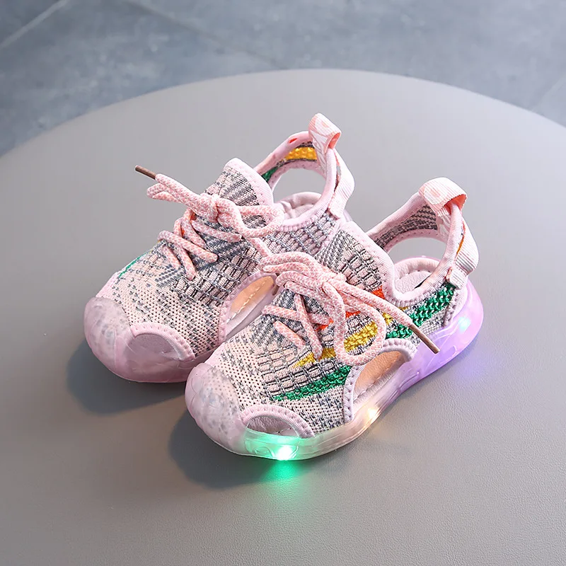 2020 Новое поступление Сандалии с светильник для маленькой принцессы Детские