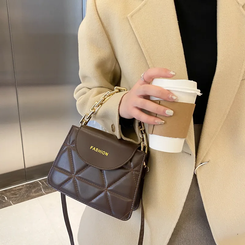 

The New 2020 Popular One-shoulder Bag Foreign Style Korean Edition Portable Messenger Bag Autumn and Winter Net Red Bag
