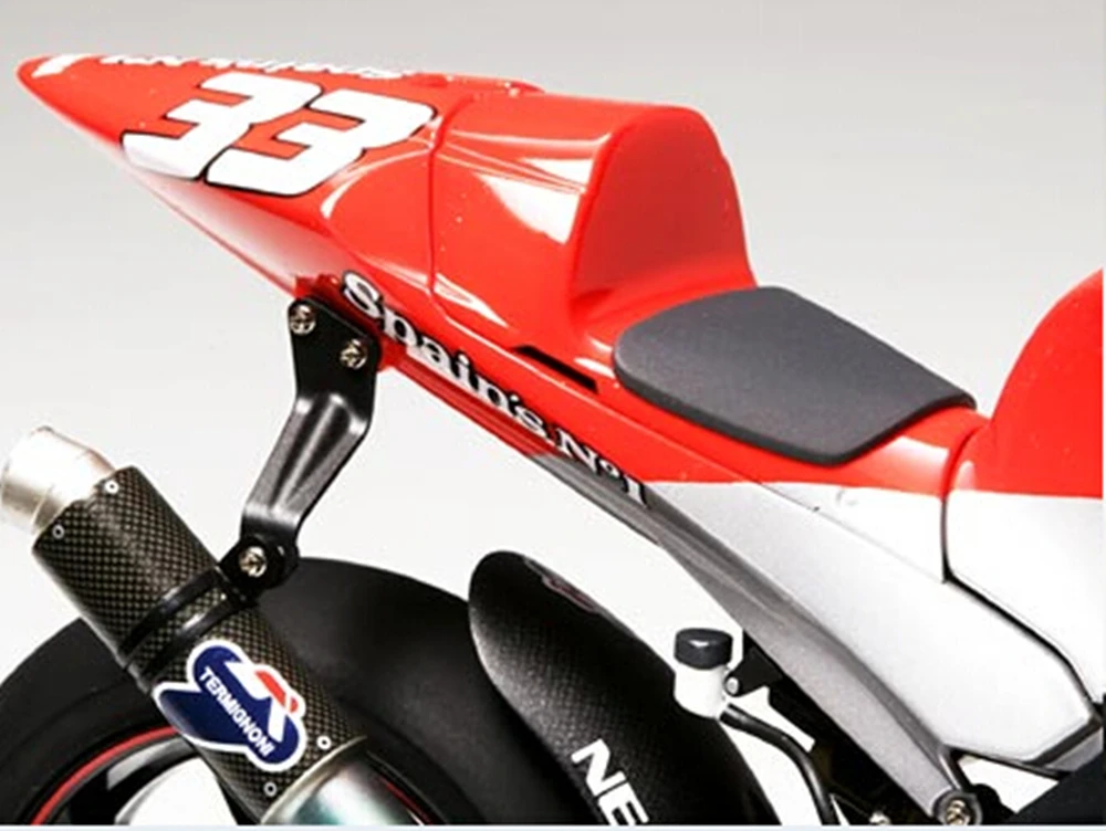 Tamiya 14100 моделирующие наборы масштаб 1:12 Yamaha YZR-M1 ✄ No.7/No.33 мотоциклетные сборные