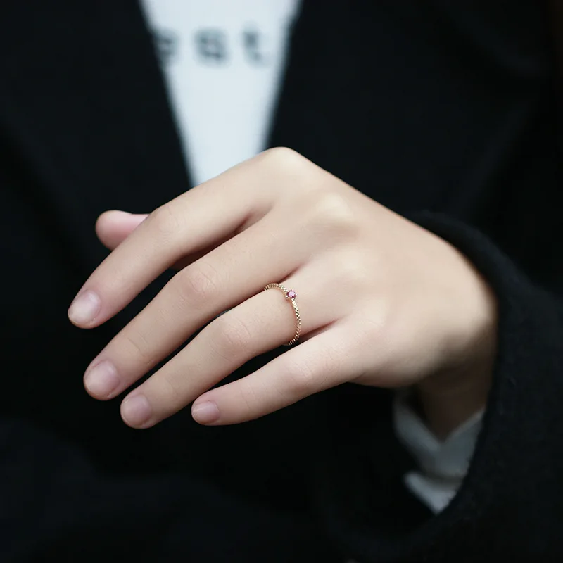 Необычные кольца из рубинового драгоценного камня 9 к настоящего желтого золота