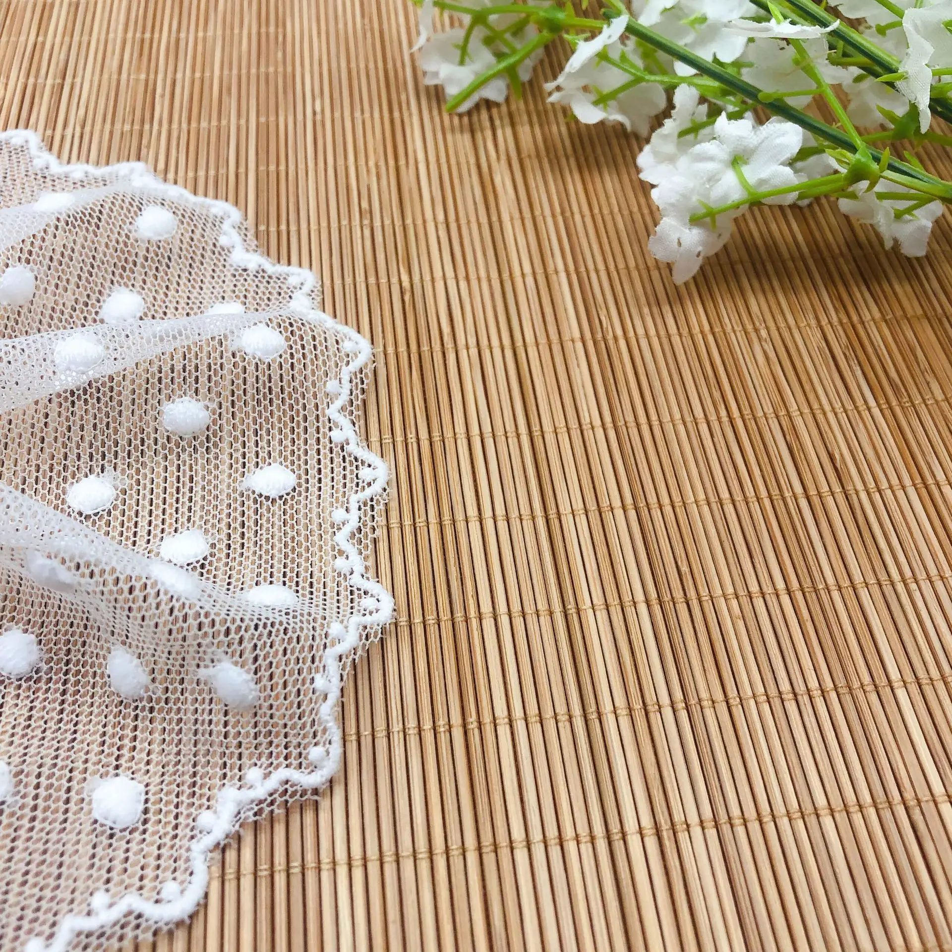 Мягкая сетчатая пряжа белая молочная точка волнистый узор вышивка свадебное