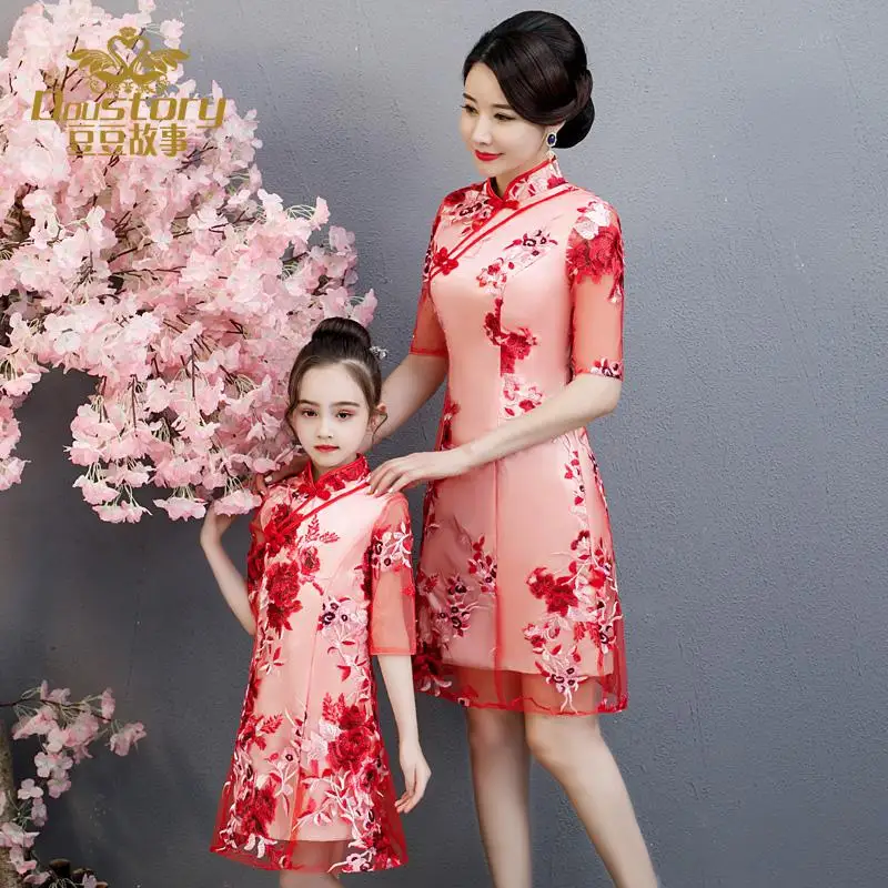 Платье для мамы и дочки Cheongsam 2019 вечерние платья одинаковые комплекты семьи Qipao