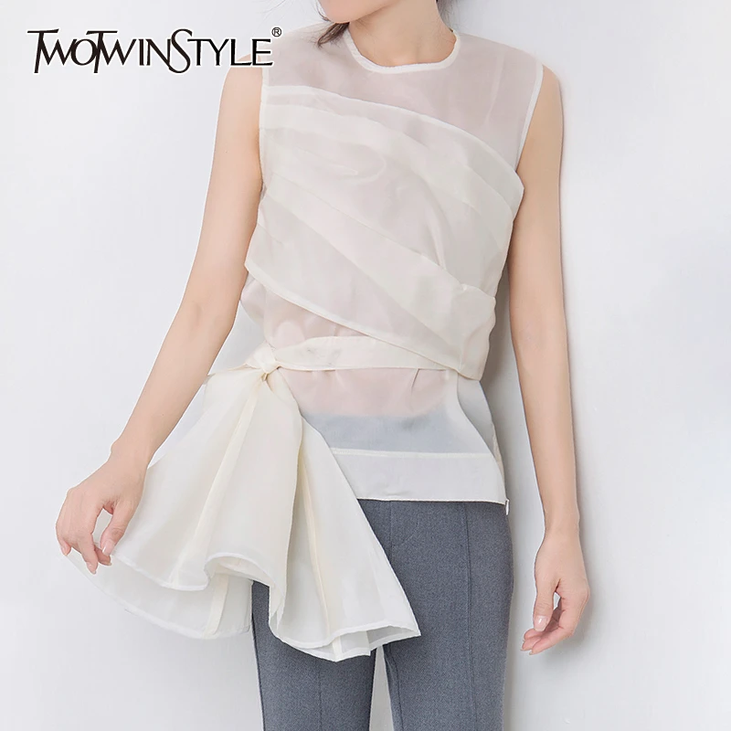 Женский жилет TWOTWINSTYLE белый с рюшами и высокой талией Круглый ворот без рукавов