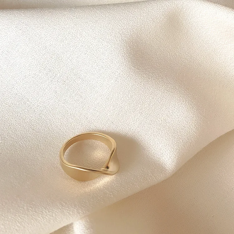 Женское кольцо с открытым кольцом элегантное простое металлическое эффектом