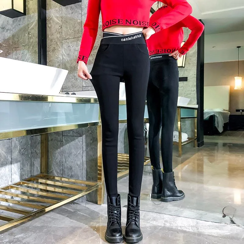 Рисунок 4 - Черные женские популярные брюки