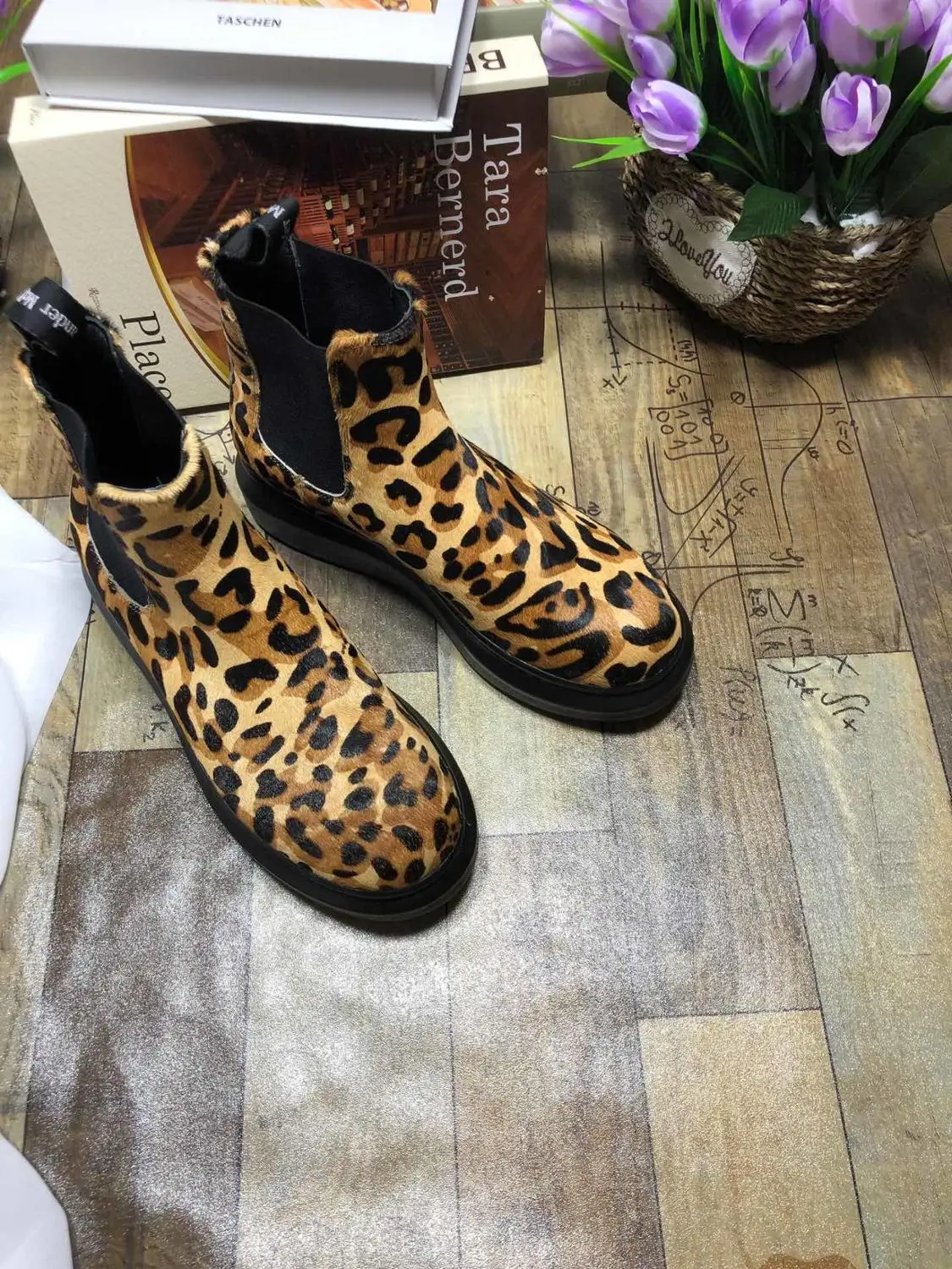 Обувь женские кожаные полусапожки с конским мехом ботинки средней высоты