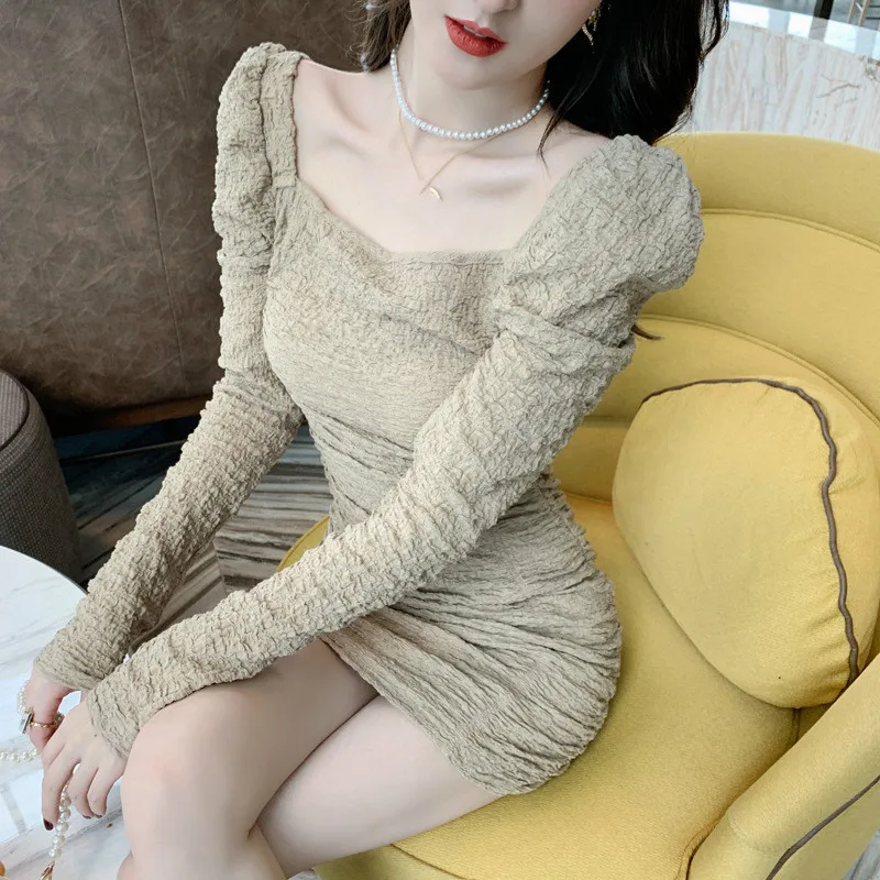 2020 automne nouveau rétro plis mince col carré robe bureau dame Polyester gaine genou-longueur col carré naturel