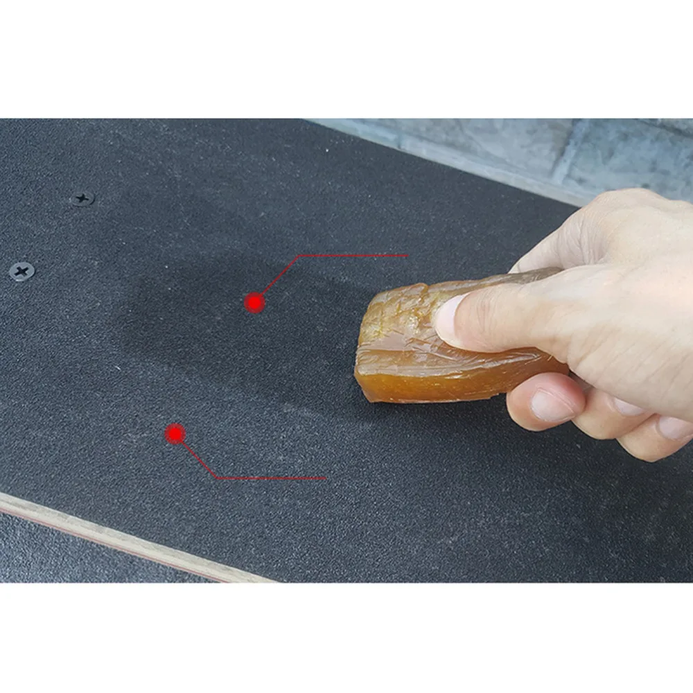 

2pcs Durable Skateboard Grip Gum Rub Wipe Eraser Efficient Cleaner (Random Color)