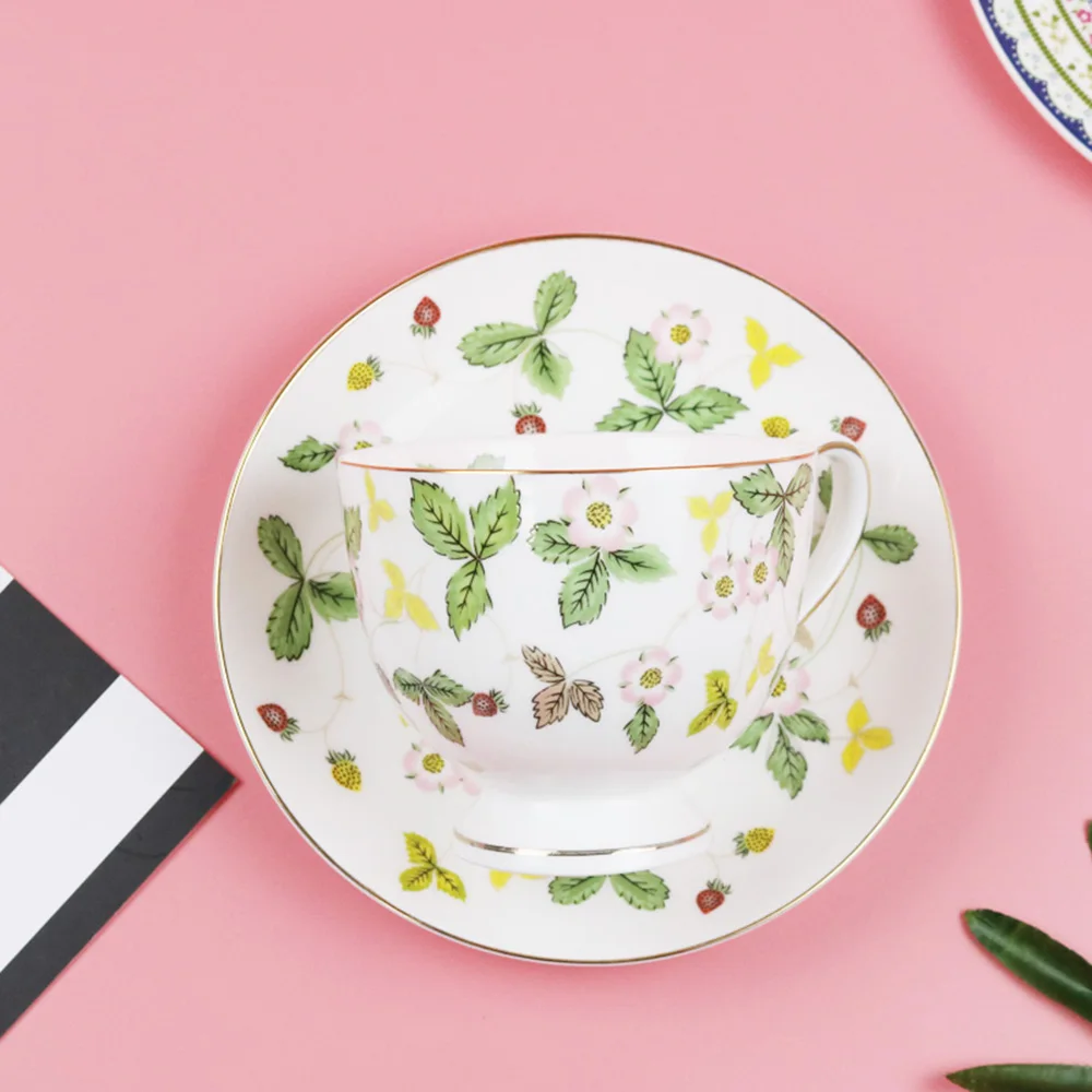 

200 ML Europe Style Ceramic Bone China Coffee Set Cup and Saucer Spoon Kit Hand Painted Cuckoo Pattern CoffeeTea Mug