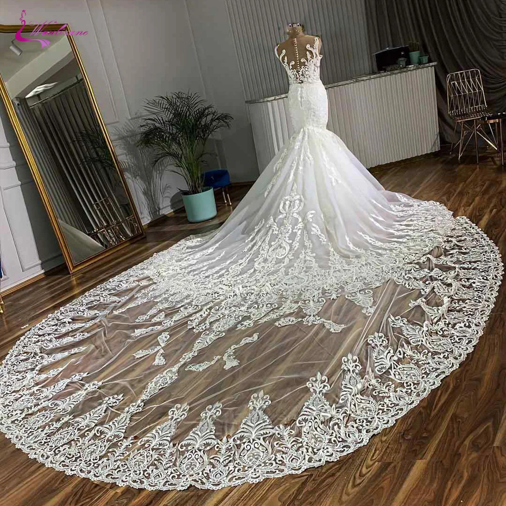 Свадебное платье русалки телесного цвета из тюля с застежкой