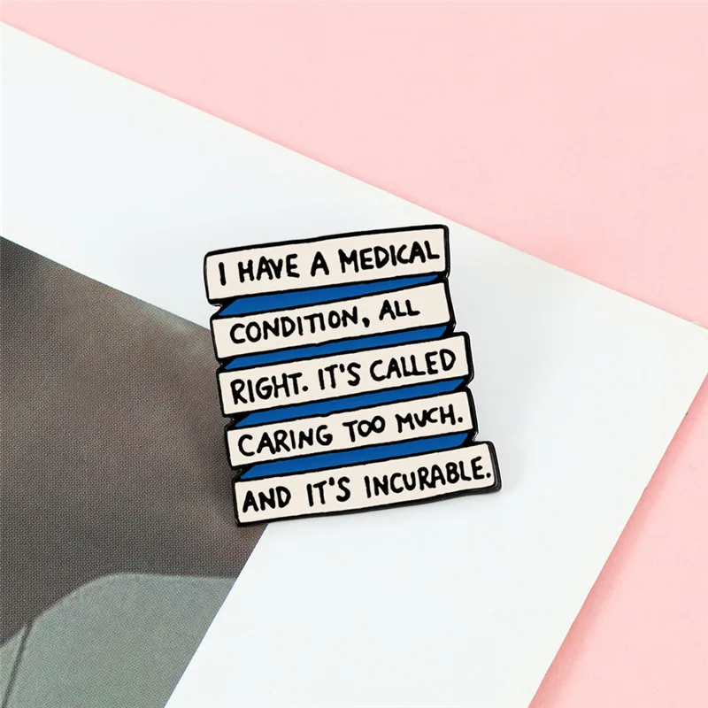 Брошь с буквами из мультфильма VOTE KIND медицинская креативная эмалированная