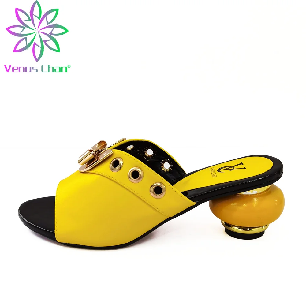 

Comfortable 2021 Slippers Yellow Color African Women Shoes with Crystal Flower Nigerian Ladies Hot Selling for Garden Party