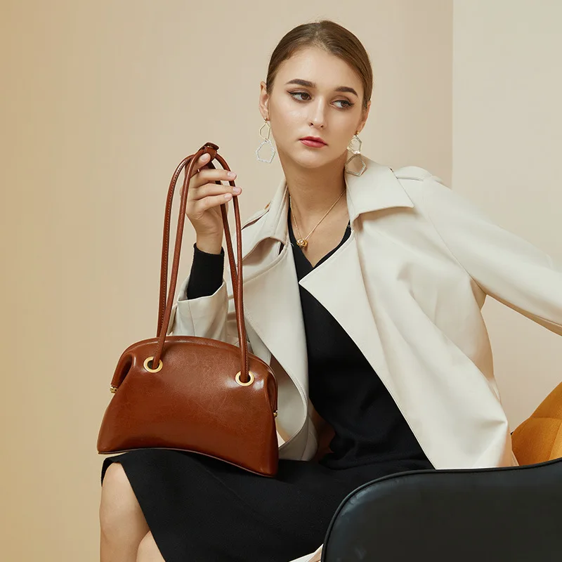 

Winter Genuine Leather Women's Handbags Fashion Design Shoulder Bag For Ladies New Vintage Underarm Pouch Versatile Cowhide Bag