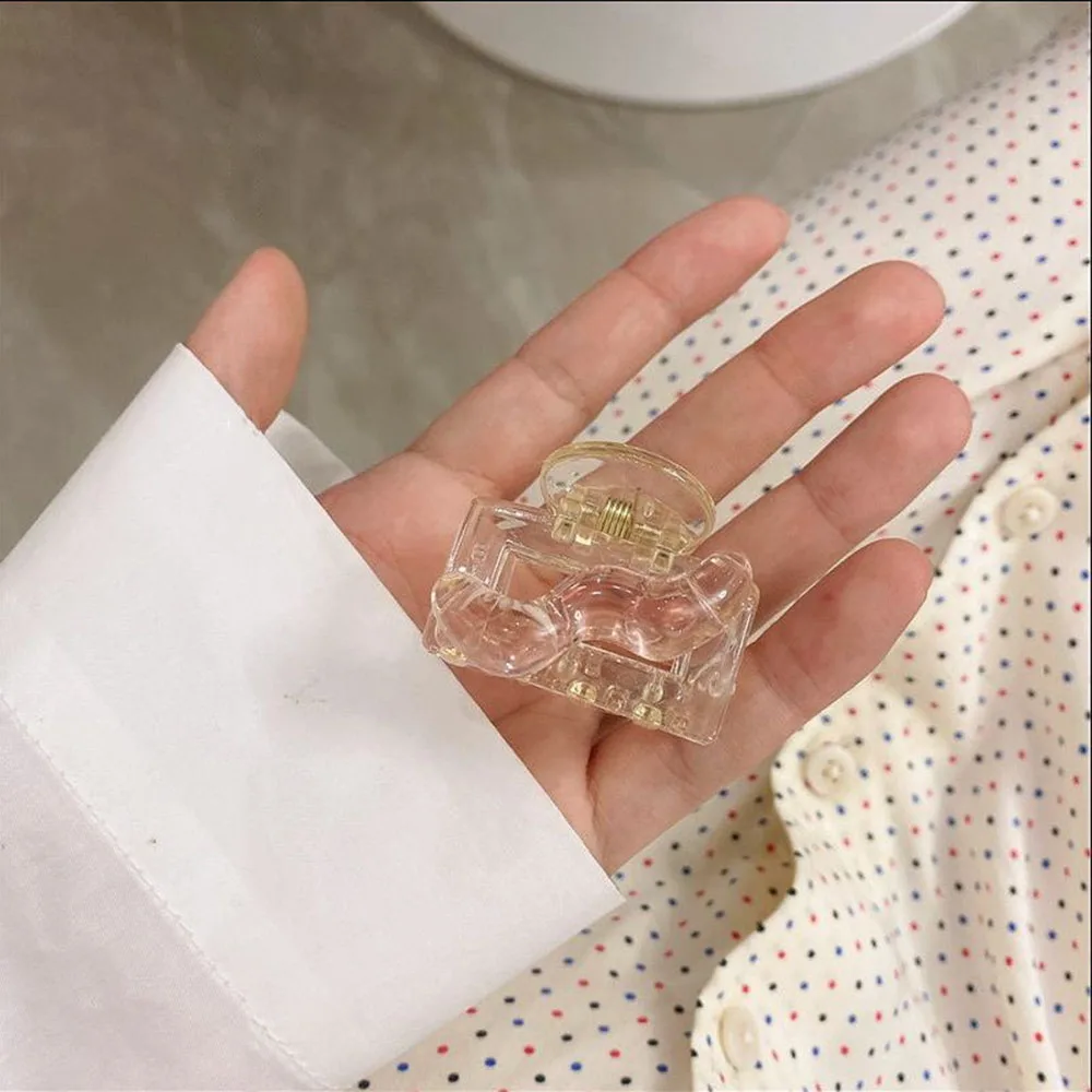 

2021 Women Elegant Hairpins Transparent Hollow Geometric Hair Claw Vintage Hair Crab Hair Clips For Girls Hair Accessories Gifts