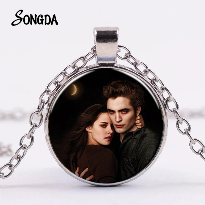 

Classic Twilight Portrait Moon Night Necklace Glass Dome Pendant Silver Color Chain Necklace Men Women Wearing Jewelry