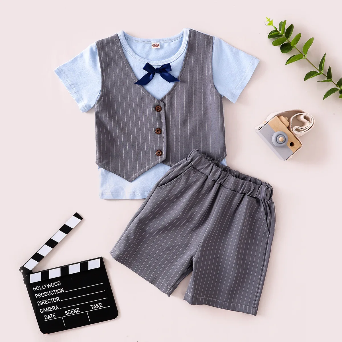 

Детский костюм в европейском и американском стиле с галстуком-бабочкой и коротким рукавом для мальчиков костюм из 2 предметов костюм с шорт...