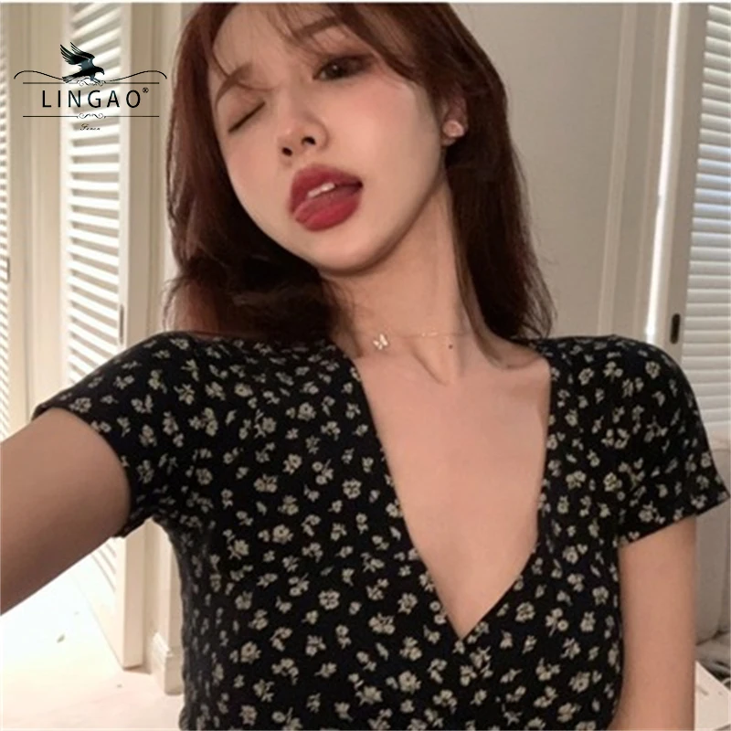 

French Retro Floral V-Neck Short-Sleeved T-Shirt Slim Slimming Wild High Waist T-Shirt Women's Summer 2021 New Crop Top y2k traf
