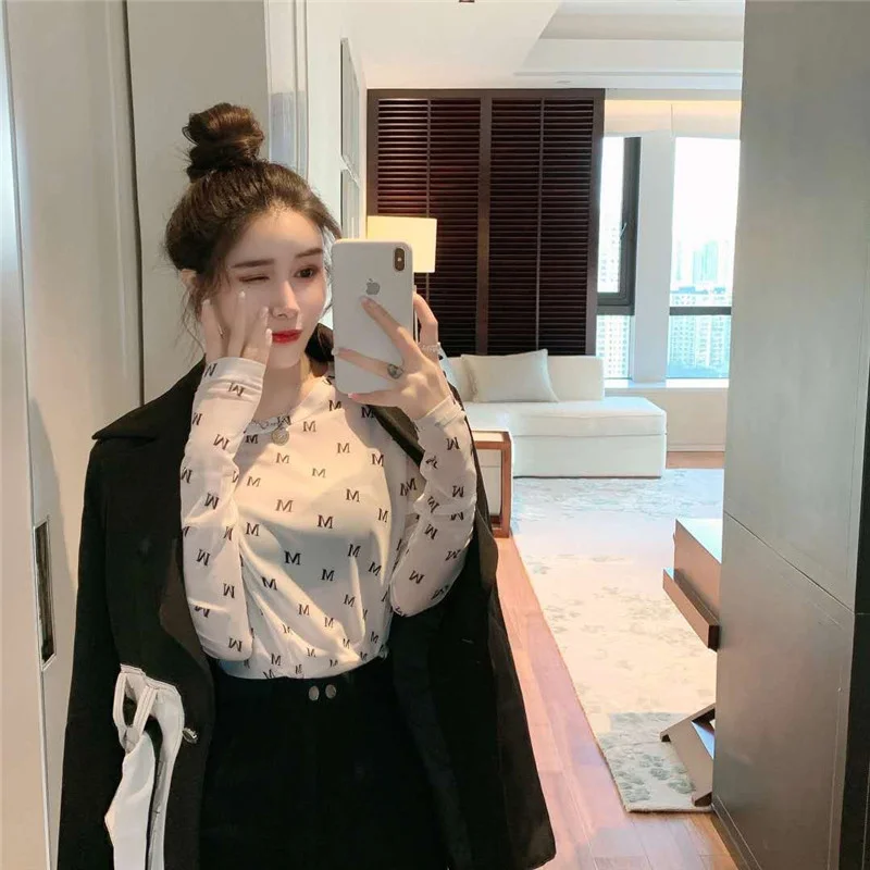 

ICCLEK JXMYY Early autumn new Hong Kong style, comfortable and versatile, small sexy, micro letter long-sleeved bottom