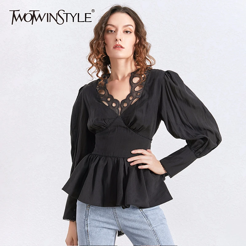 Женская Кружевная туника TWOTWINSTYLE черная белая блузка с v образным вырезом