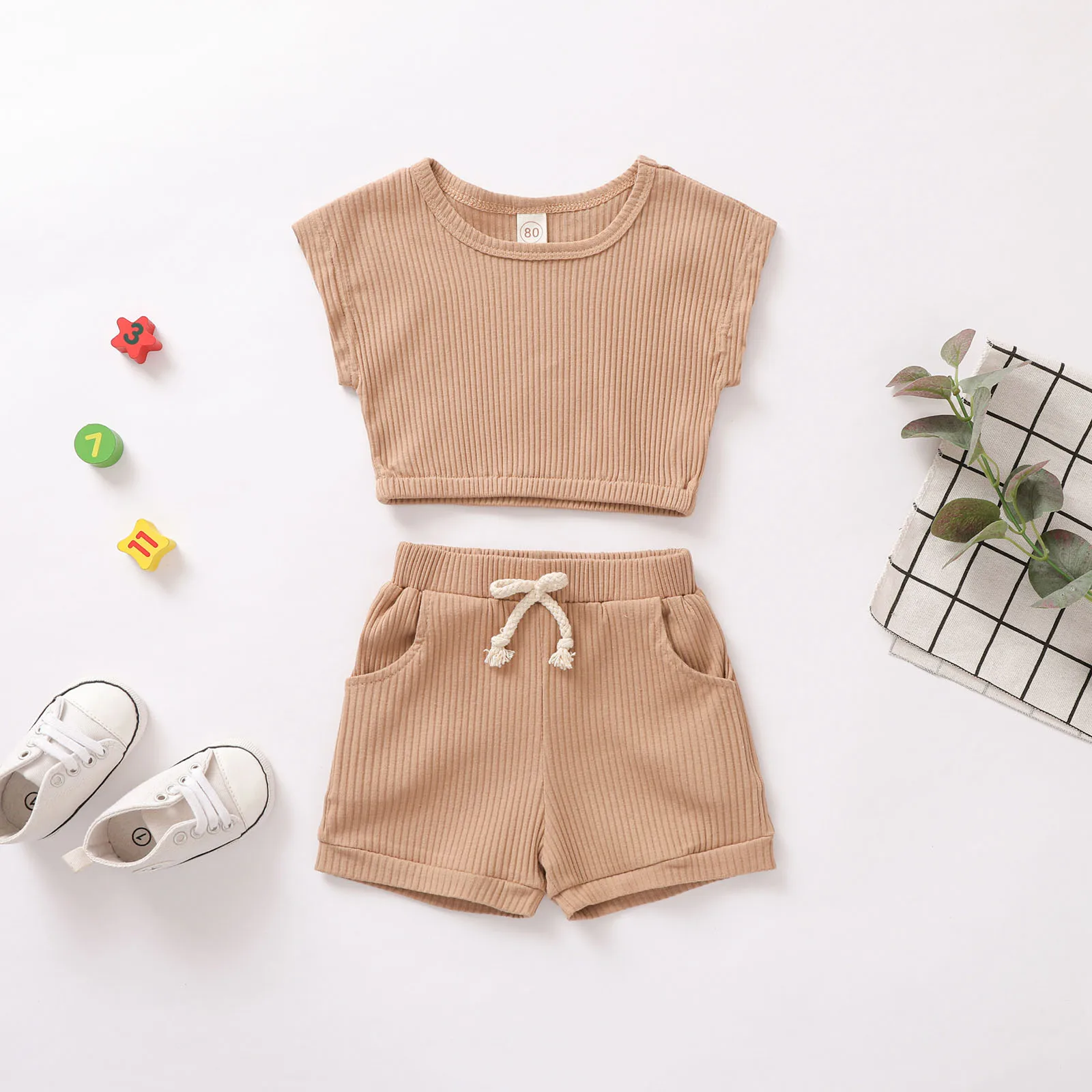 

Летний детский комплект из 2 предметов, однотонный топ и шорты с карманами для мальчиков и девочек