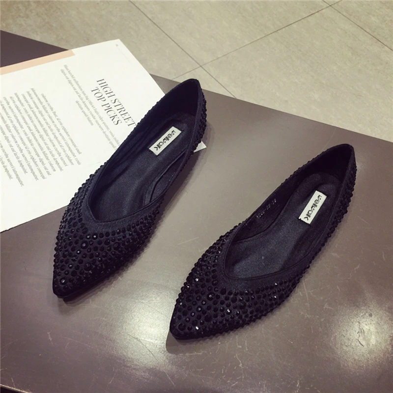 Туфли на плоской подошве со стразами женские модные мокасины с острым носком