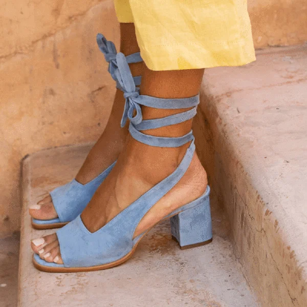 Женские сандалии с ремешками на шнуровке плоской подошве вырезами открытым